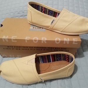 Toms